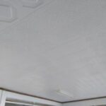 こちらの塗装には店舗天井なので、白で清潔感を出しました。
