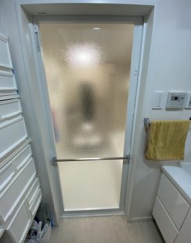 浴室ドア補修工事